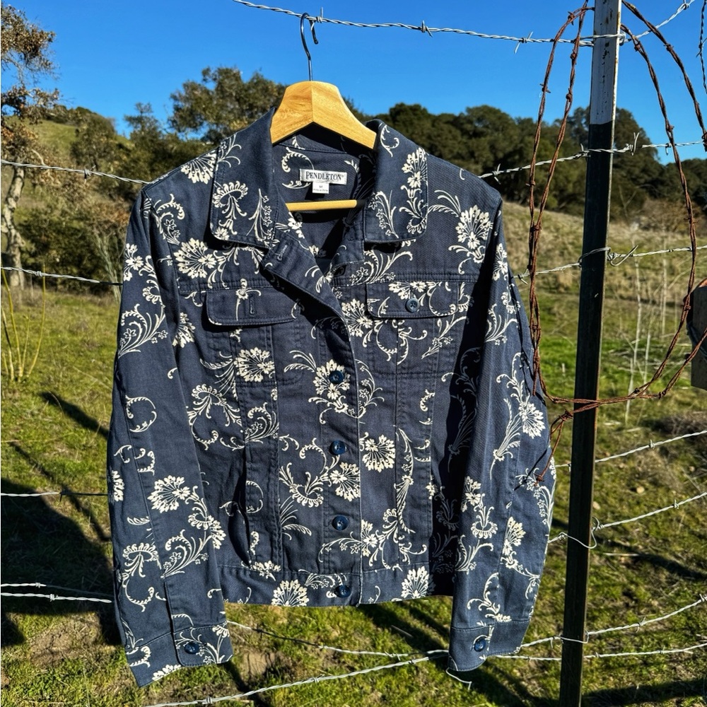 Pendleton soft denim jacket. Size Medium